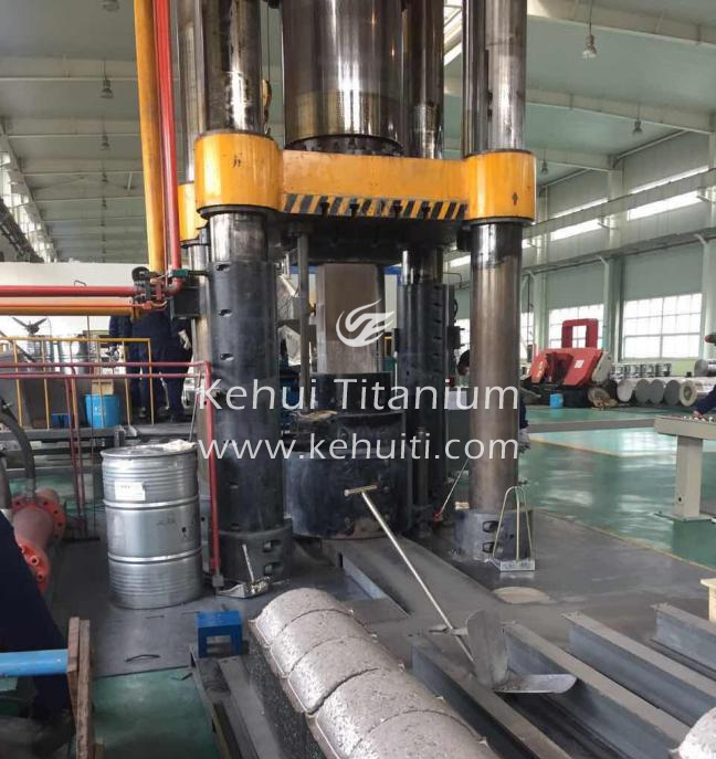 鈦合金鍛壓設備